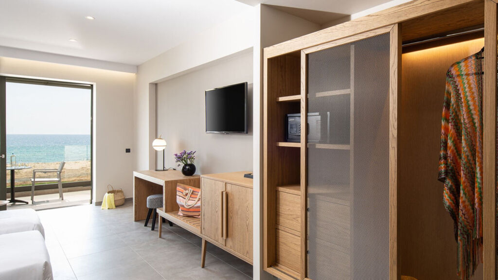 Portes Lithos Luxury Resort