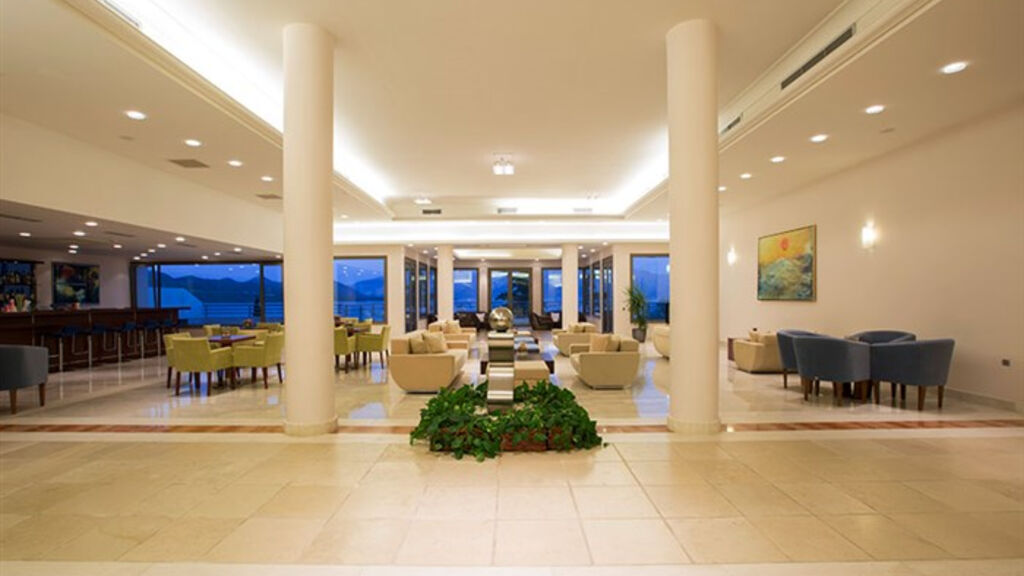 Porto Galini Seaside Resort & Spa