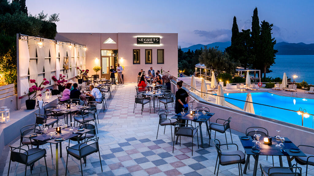 Porto Galini Seaside Resort & Spa