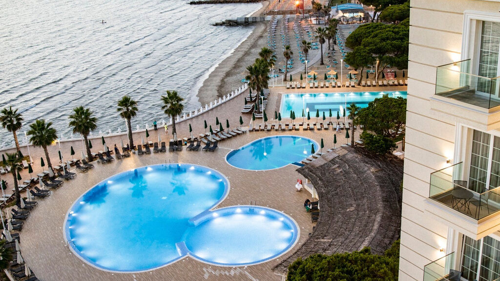 Prestige Resort