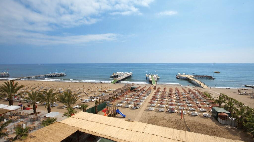 Quattro Beach Spa & Resort