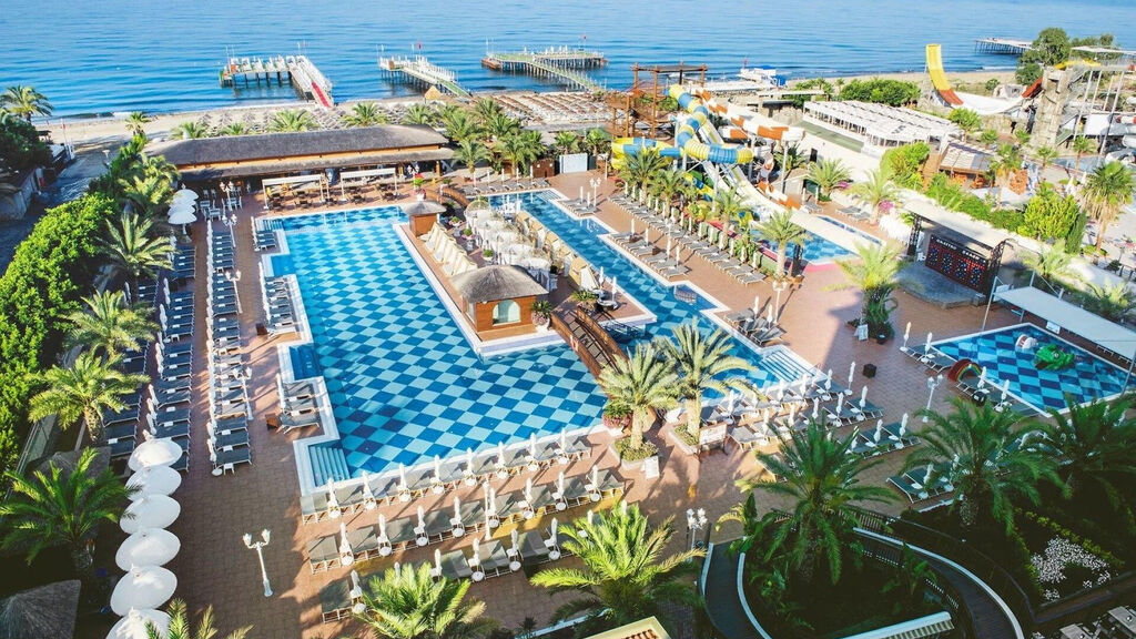 Quattro Beach Spa & Resort