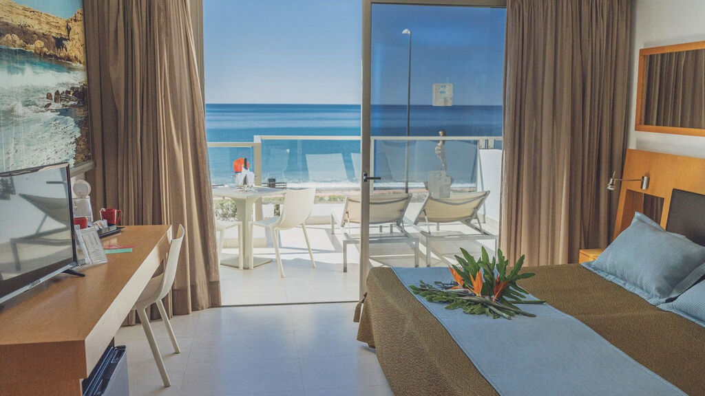 R2 Bahia Playa Design