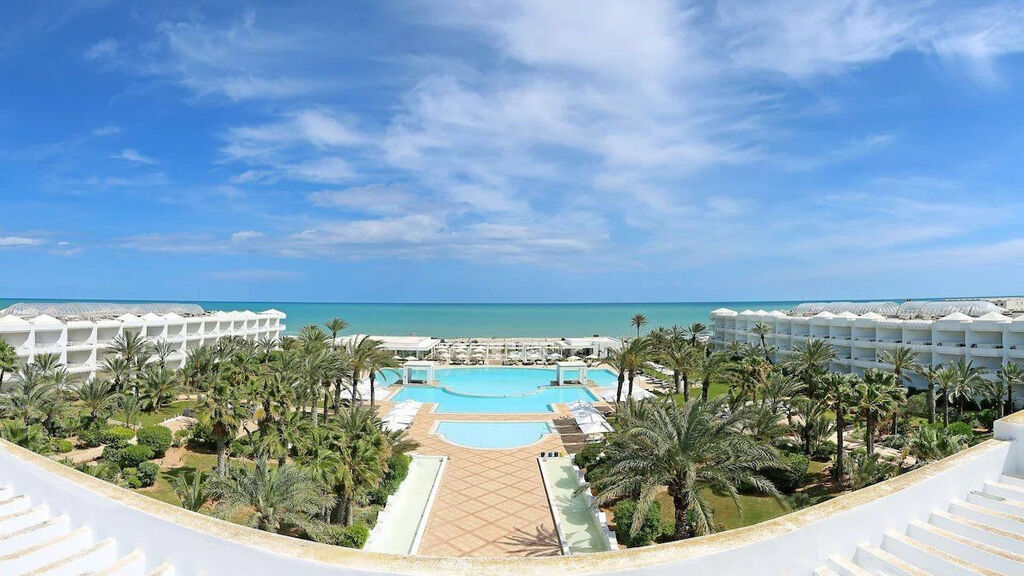 Radisson Blu Palace Resort & Thalasso