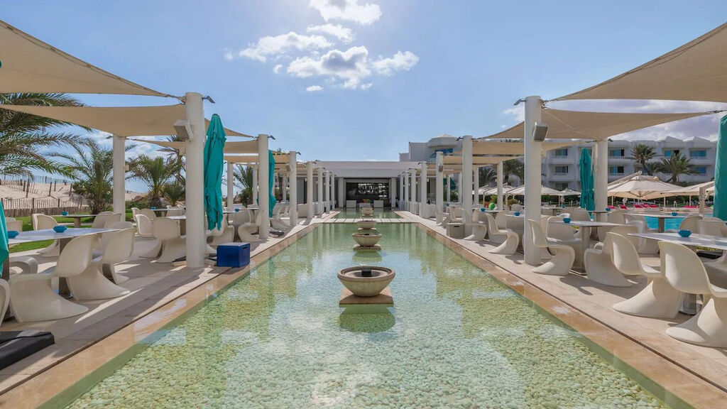 Radisson Blu Palace Resort & Thalasso