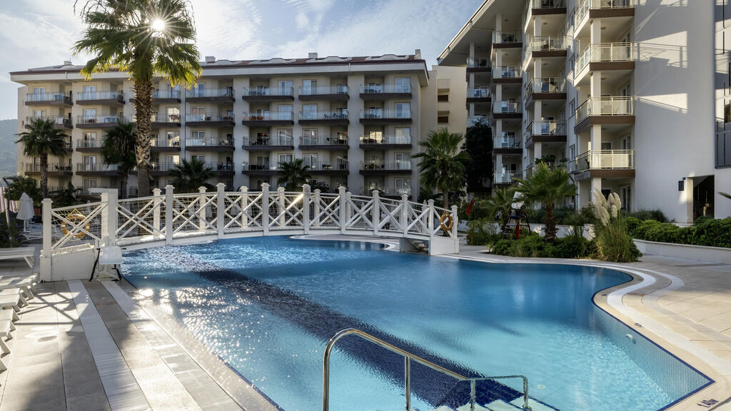 Ramada Hotel & Suites Kusadasi
