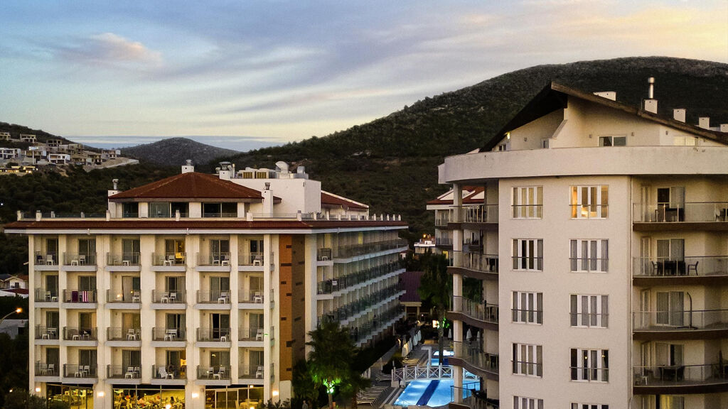 Ramada Hotel & Suites Kusadasi