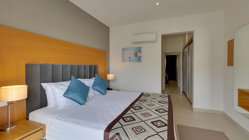 Ramada Hotel & Suites Kusadasi