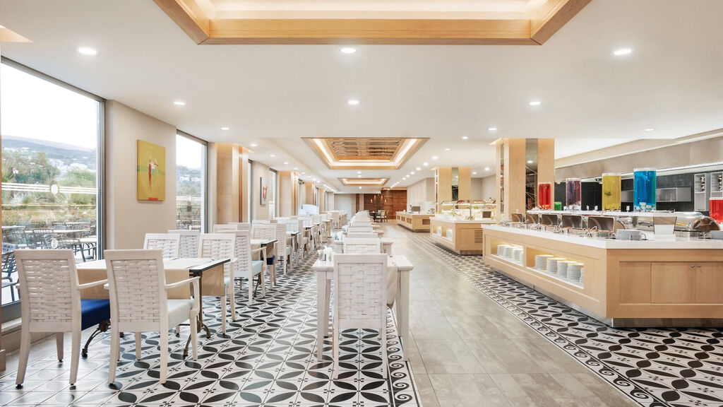 Ramada Hotel & Suites Kusadasi