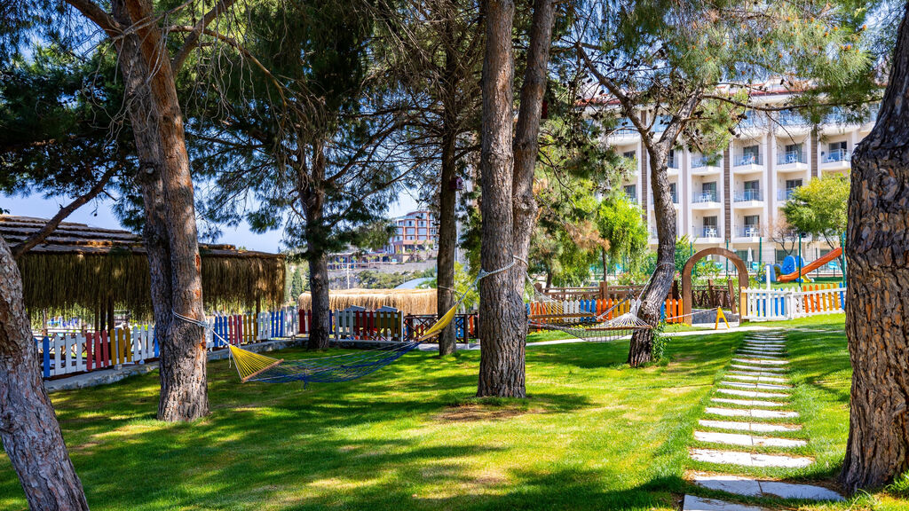 Ramada Resort Kusadasi & Golf