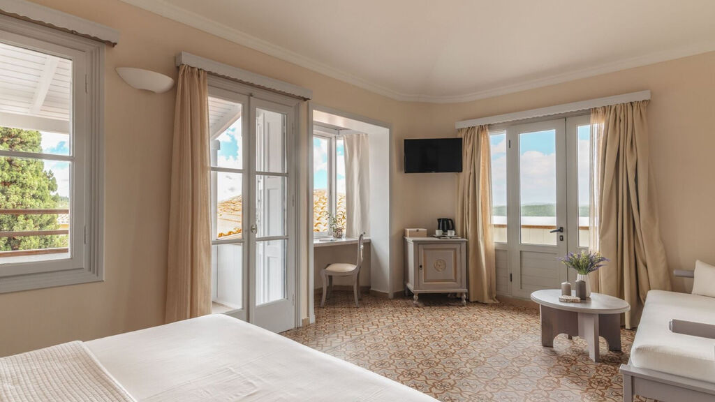 Red Tower Hotel And Suites