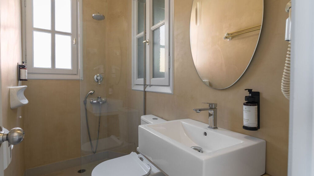 Red Tower Hotel And Suites
