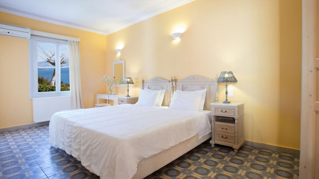 Red Tower Hotel And Suites