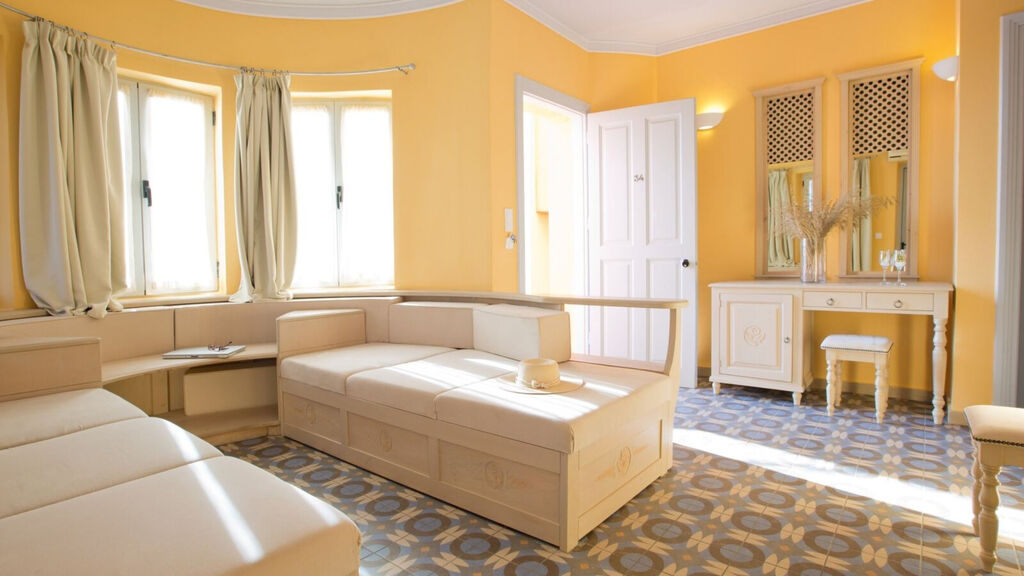 Red Tower Hotel And Suites
