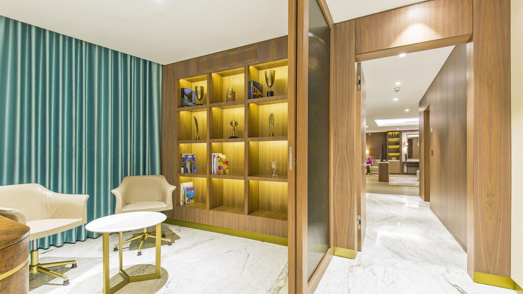Reges A Luxury Collection Resort & Spa