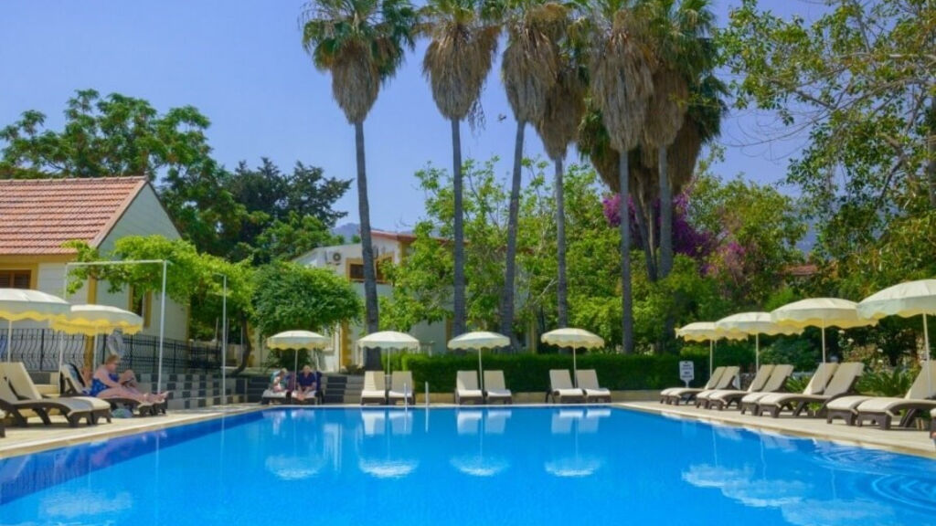 Hotel Riverside Garden Resort