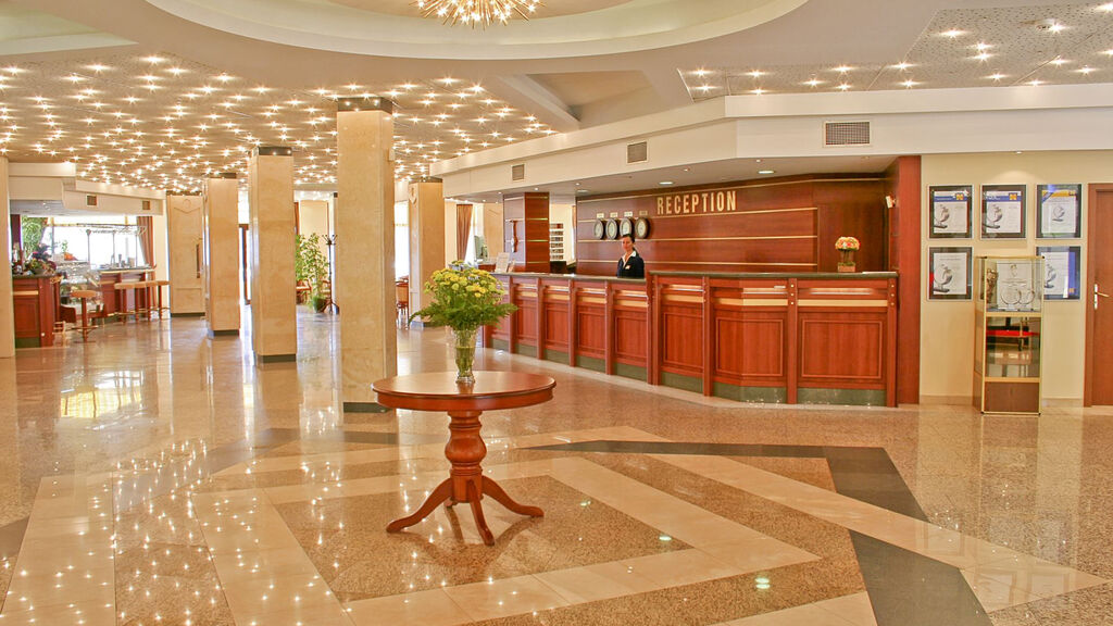 Hvd Riviera Beach Hotel