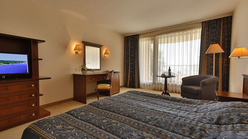 Hvd Riviera Beach Hotel