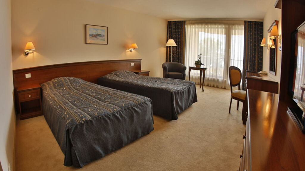 Hvd Riviera Beach Hotel