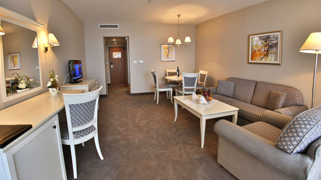 Hvd Riviera Beach Hotel