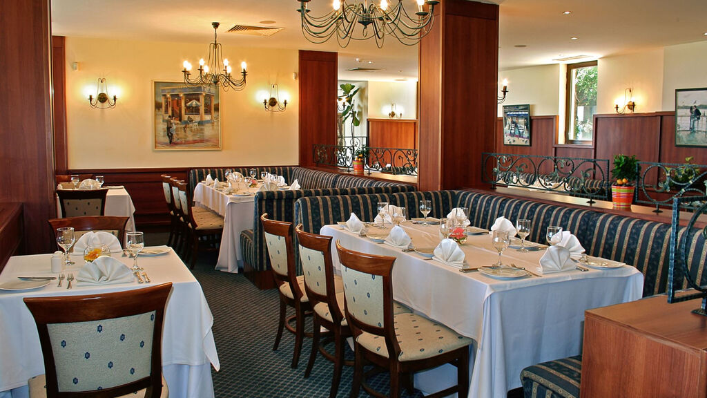 Hvd Riviera Beach Hotel