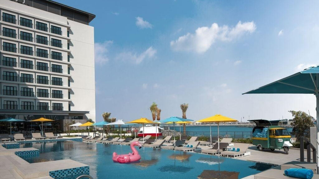 Rove La Mer Beach