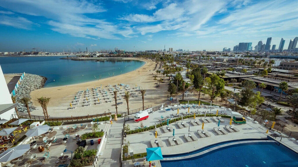 Rove La Mer Beach