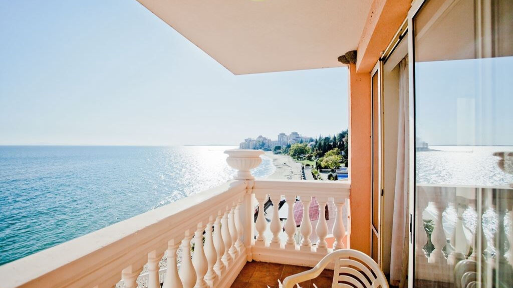 Royal Bay Elenite