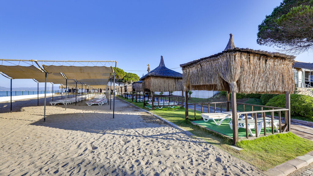 Royal Beach Club