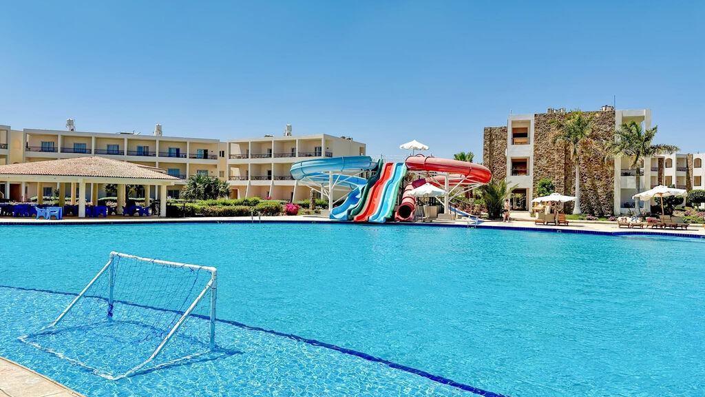 Royal Brayka Beach