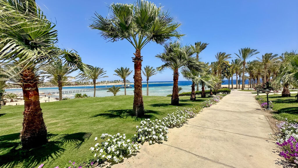 Royal Brayka Beach