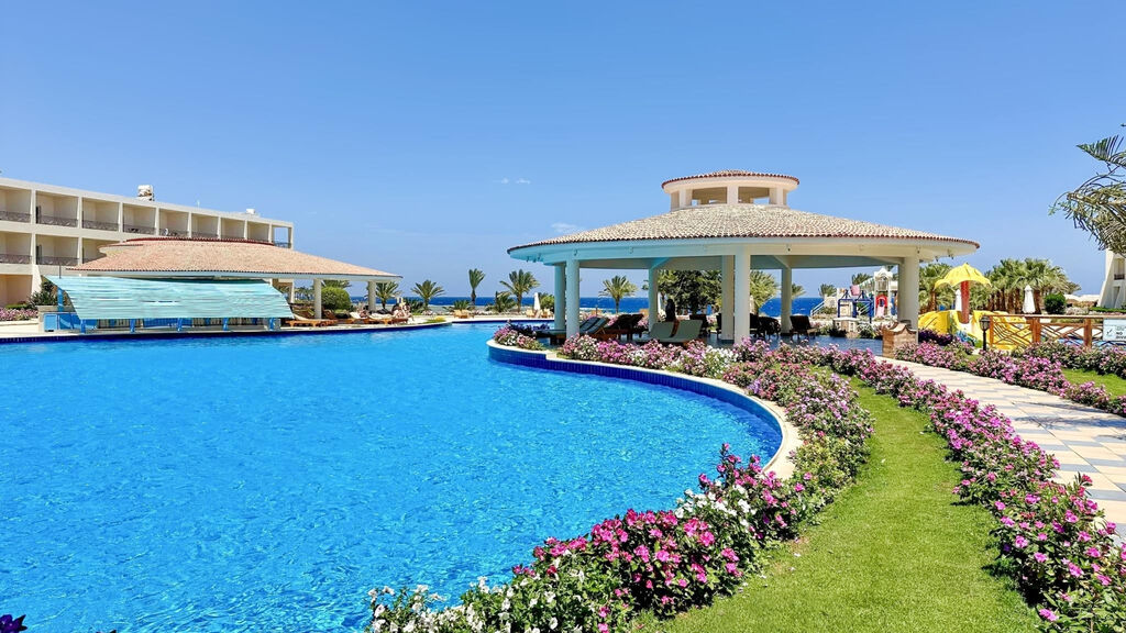 Royal Brayka Beach