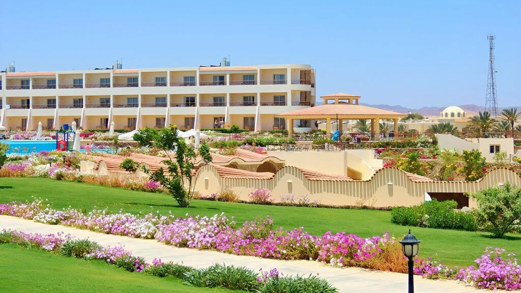 Royal Brayka Beach
