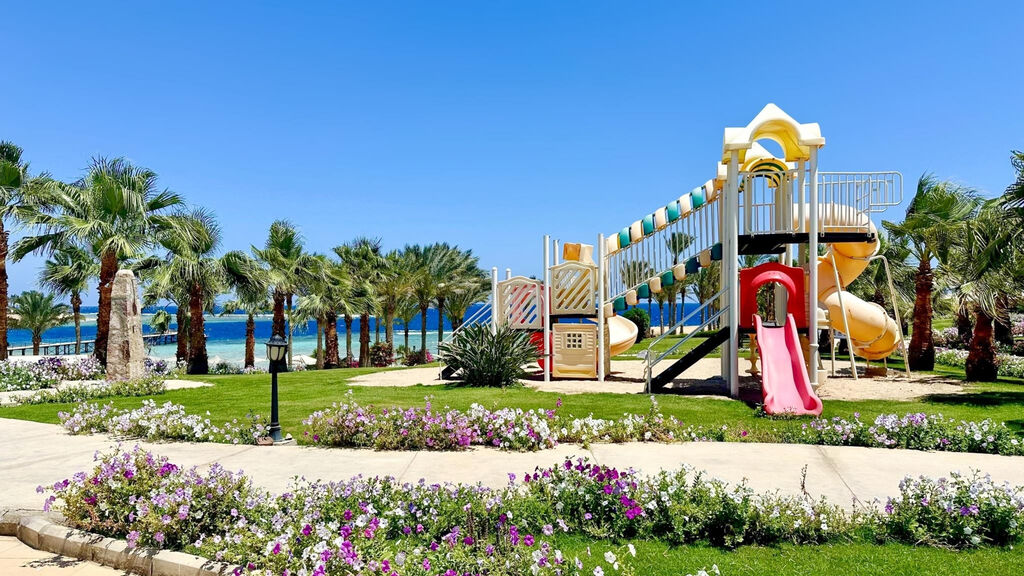 Royal Brayka Beach