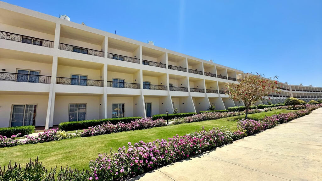 Royal Brayka Beach Resort