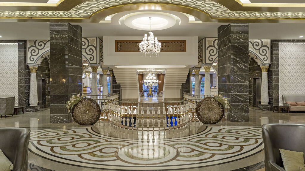 Royal Holiday Palace