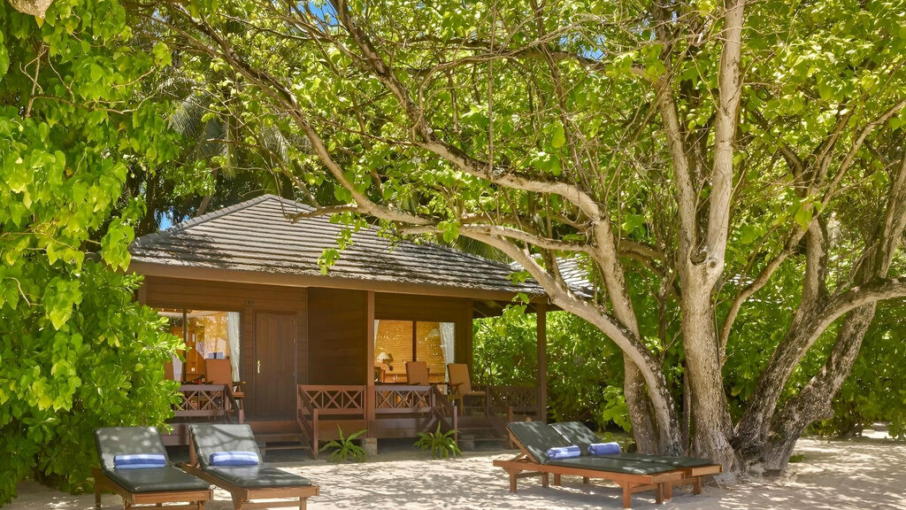 Royal Island Resort & Spa