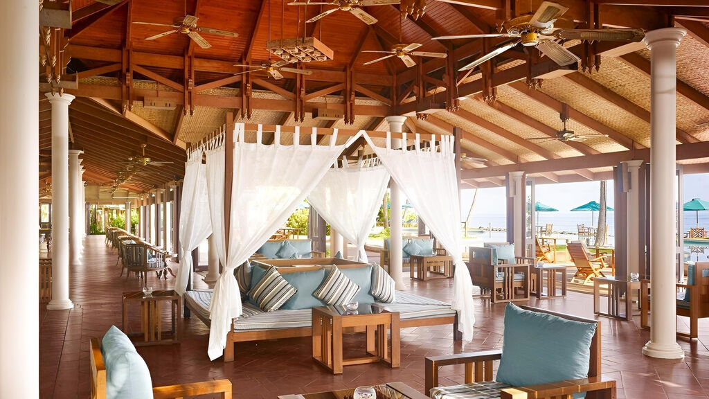 Royal Island Resort & Spa