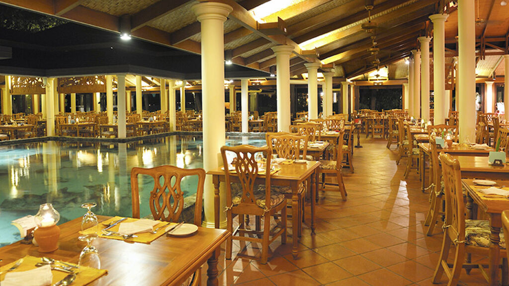Royal Island Resort & Spa