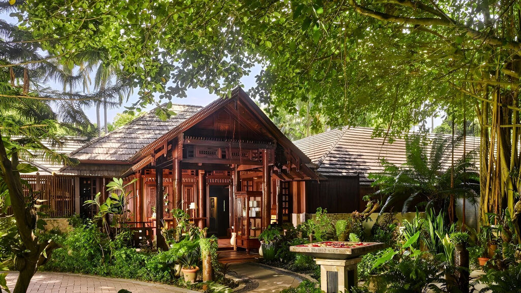 Royal Island Resort & Spa