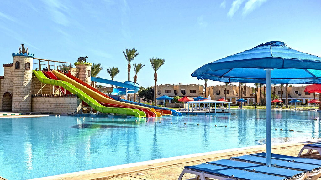 Royal Lagoons Resort & Aquapark