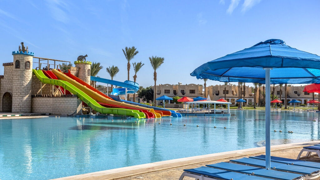 Royal Lagoons Resort & Aquapark