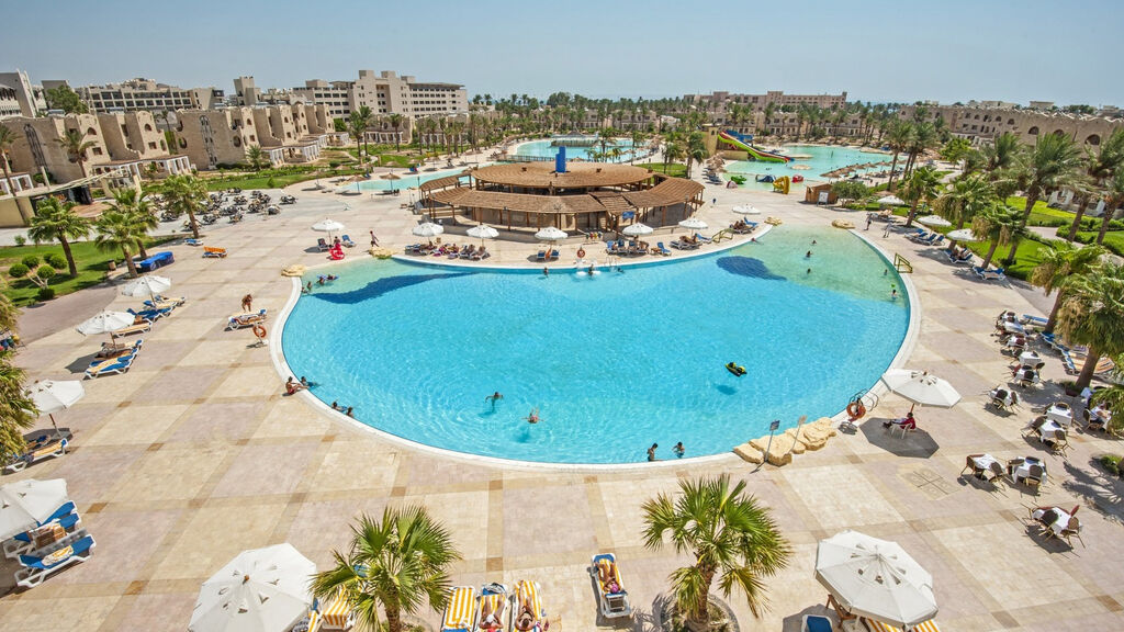 Royal Lagoons Resort & Aquapark