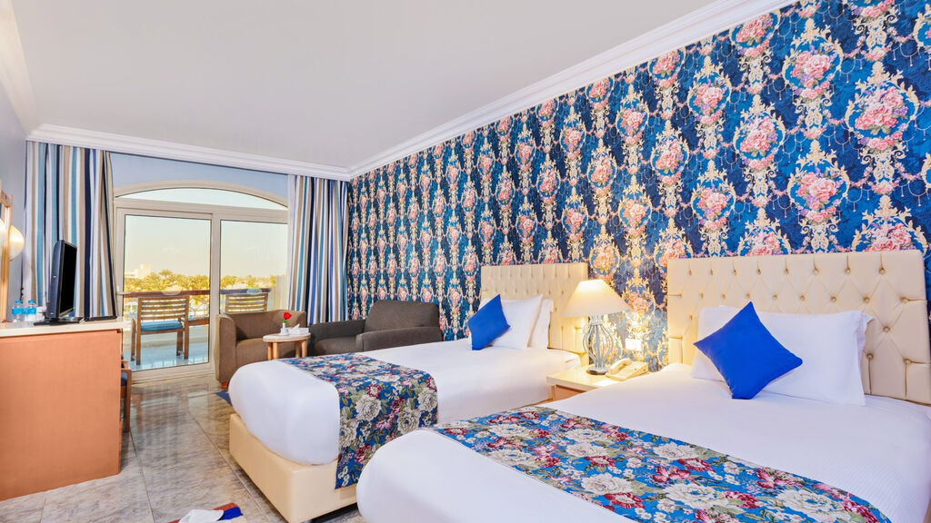 Royal Lagoons Resort & Aquapark
