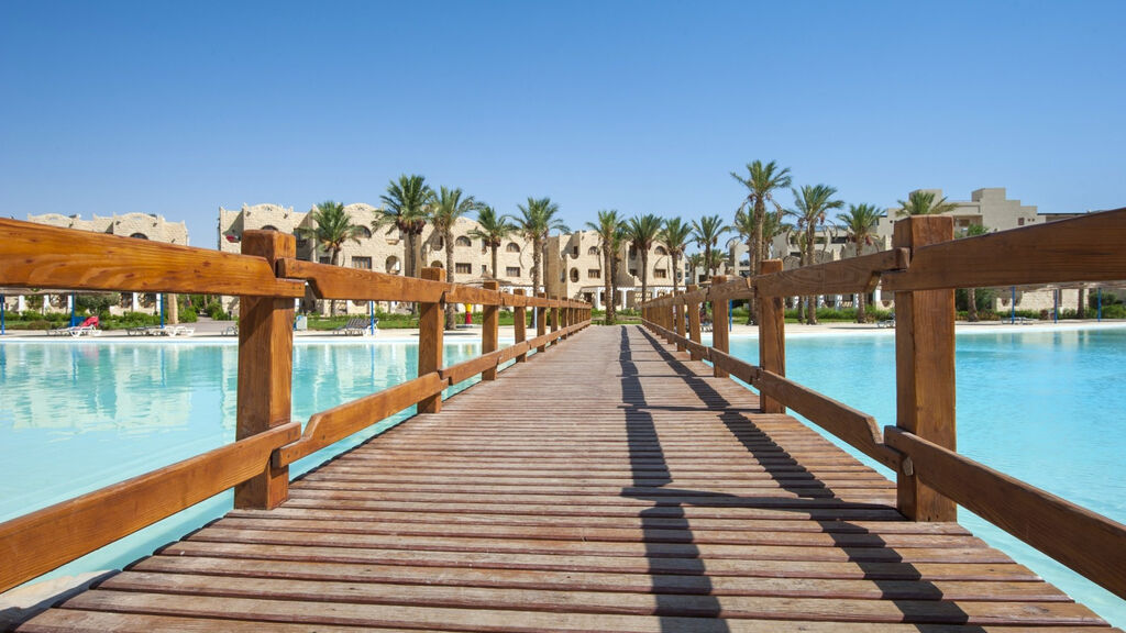 Royal Lagoons Resort & Aquapark