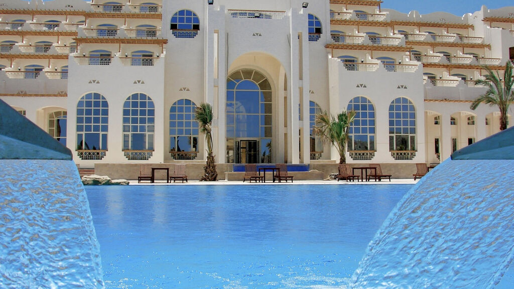 Royal Lagoons Resort & Aquapark