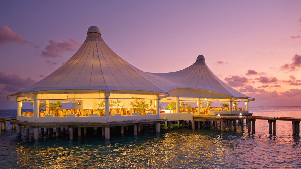 Safari Island Resort & Spa