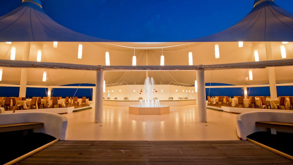 Safari Island Resort