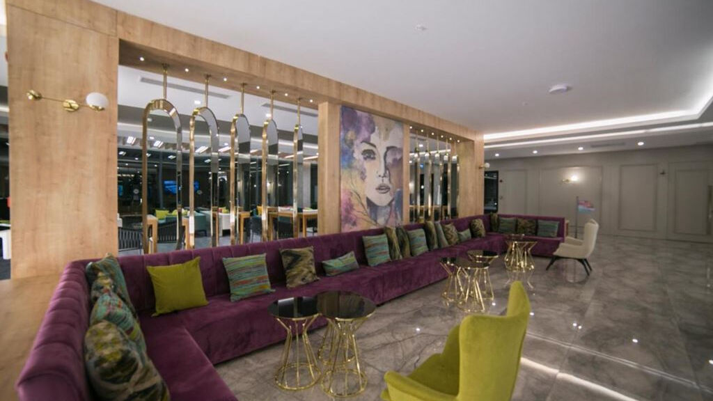 Sailors Beach Club