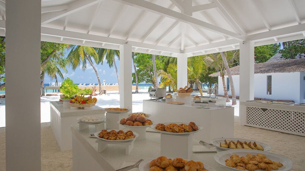 Sandies Bathala Island Resort